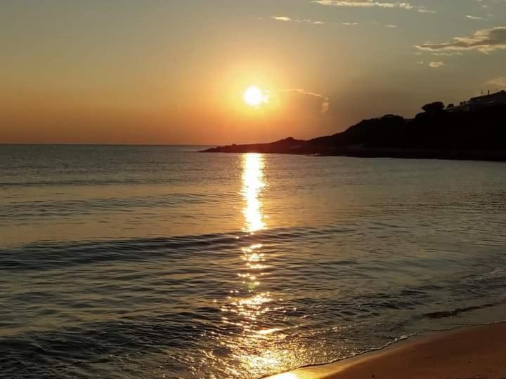Filuvespri Hotel คอมิโซ ภายนอก รูปภาพ